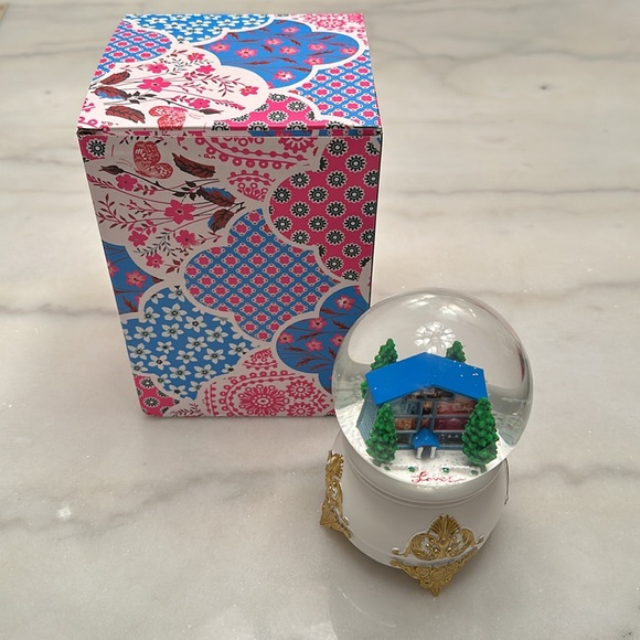 Taylor Swift Other - NEW Taylor Swift Lover House Snow Globe